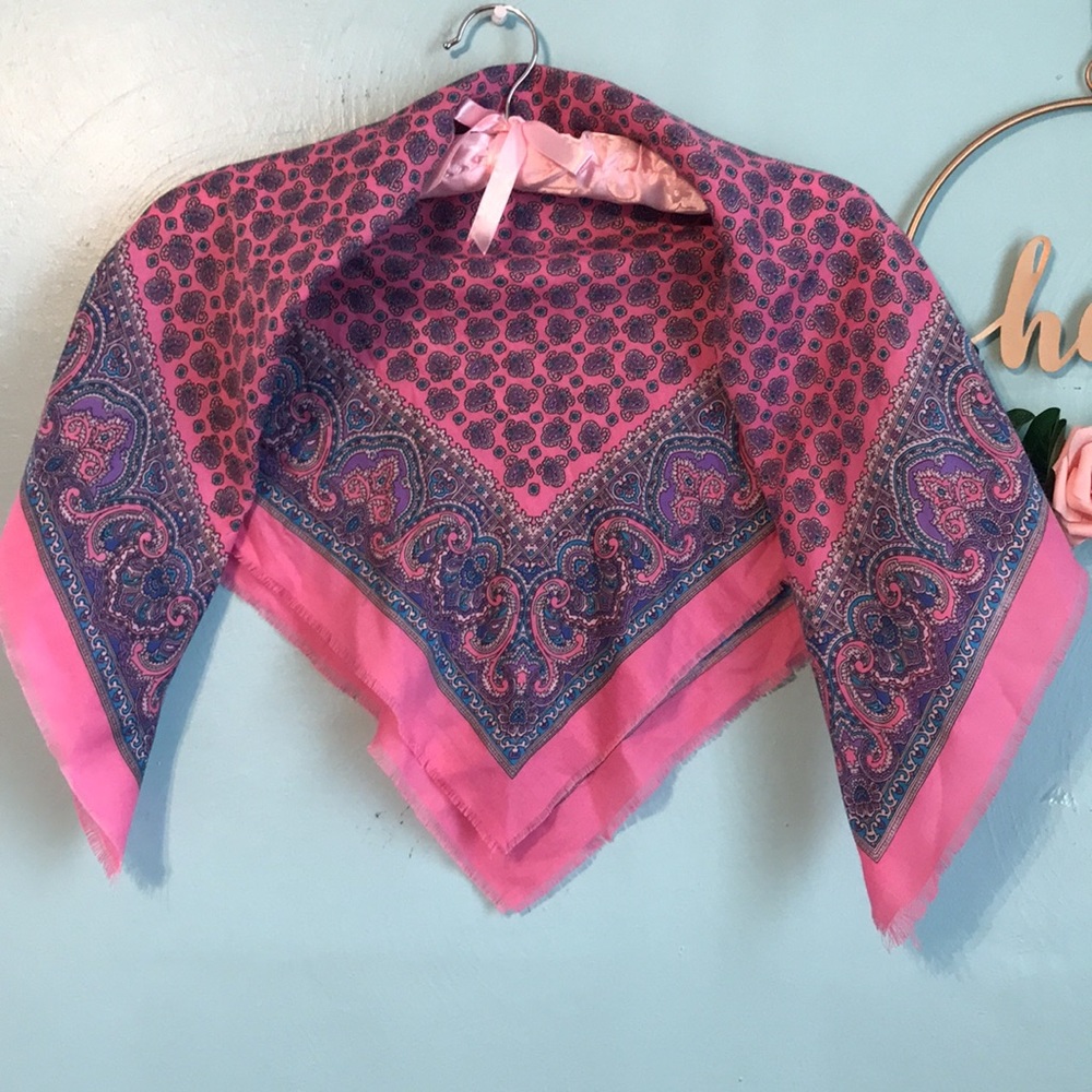 Vintage “The Specialty House Inc.” Paisley Scarf